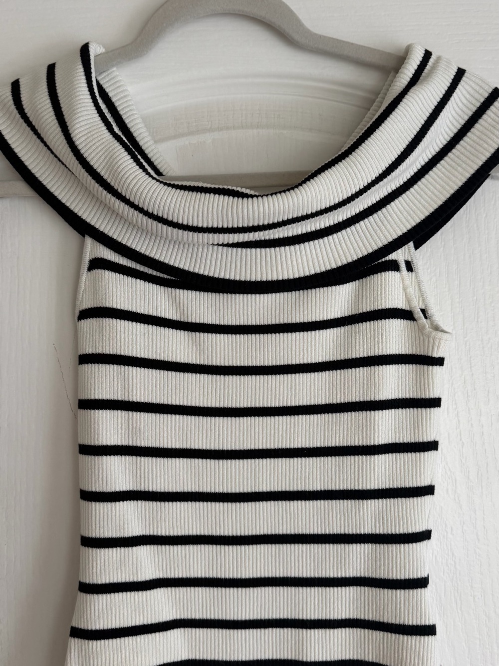 H&M Striped Off-Shoulder Women’s Sweater - White/Black